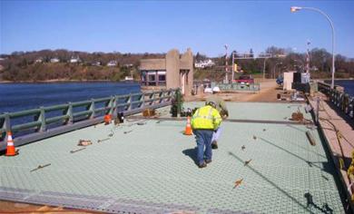 Workers on the Oceanic Bridge are wrapping up work. Workers on the Oceanic Bridge are wrapping up work.